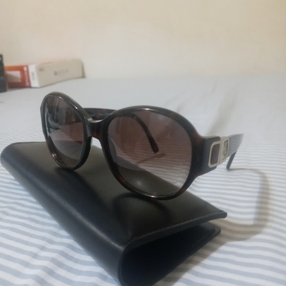 Authentic Chloe Sunglasses - Picture 5 of 16
